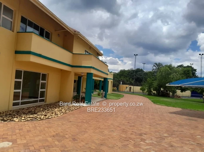 6 bed Double storey family home