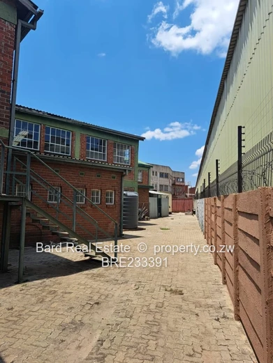 Multi-purpose commercial building in Graniteside