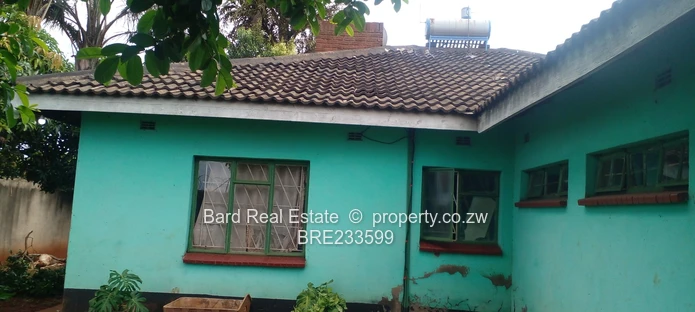 Bloomingdale 3-bed House with Garage & Water Tank