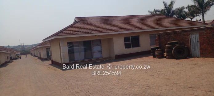 Tynwald 2-Bed Garden Flat — Borehole & Paved Yard