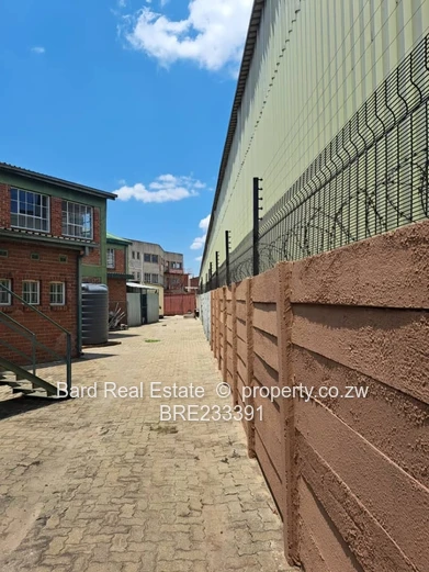 Multi-purpose commercial building in Graniteside