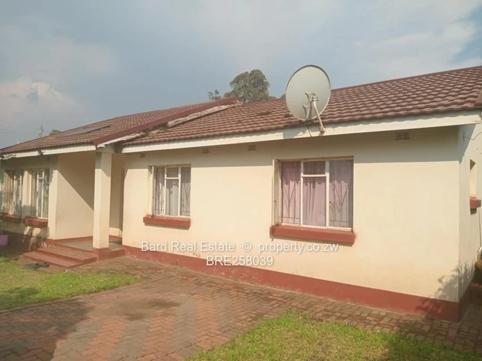 Spacious 3-Bedroom House for Rent in Ashdown Park