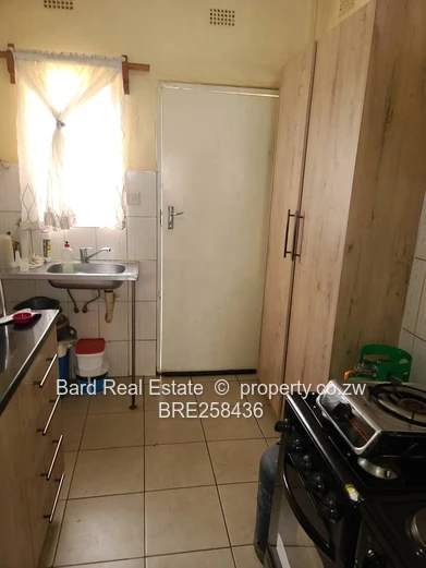 2-Bed Garden Flat Meyrick Park — Fitted Cupboards & Borehole