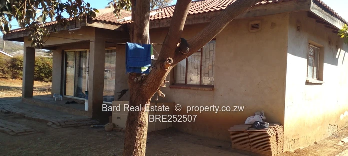 Spacious 2-Bed Home on 1000m² in Belvedere — Garden & Verandah