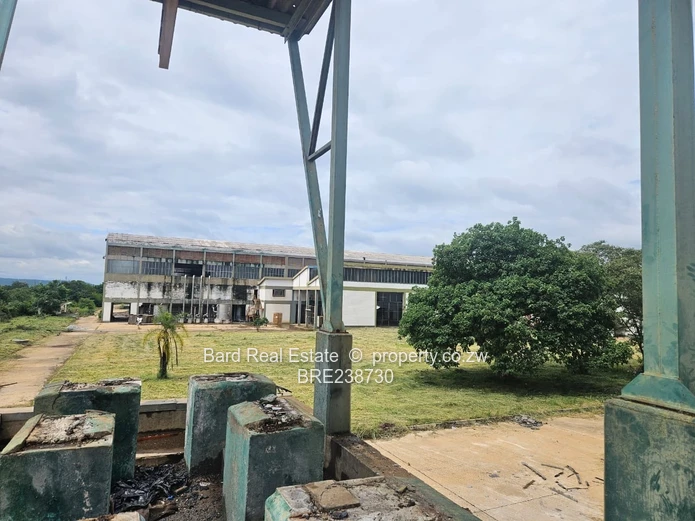 Kadoma Factory & Warehouse — 3,500m² on 69,175m², Loading Bays