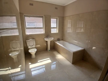 16 Bedroom Garden Flat