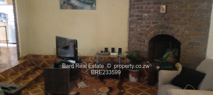 Bloomingdale 3-bed House with Garage & Water Tank