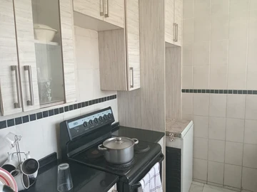 2 Bedroom Flat & Apartment