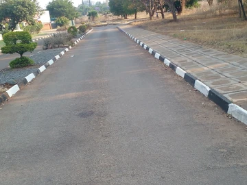 Commercial & Industrial Land