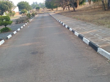 Commercial & Industrial Land