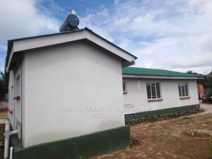 House To Let In Domboshava Showground