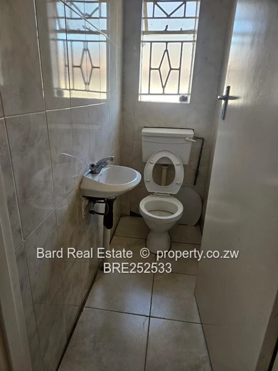 Secure Walled 4-Bed Home with Garage - Mainway Meadows