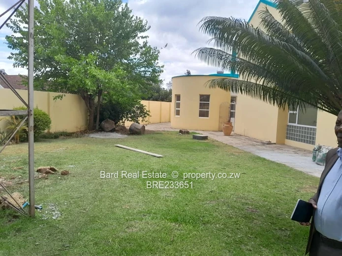 6 bed Double storey family home