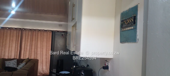 Tynwald 2-Bed Garden Flat — Borehole & Paved Yard