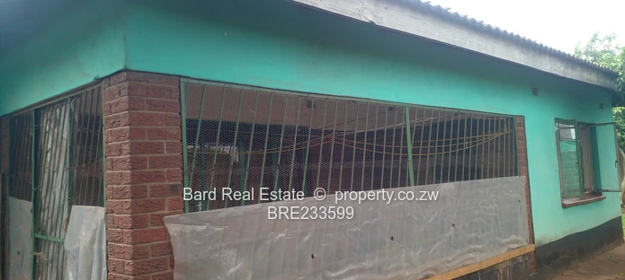 Bloomingdale 3-bed House with Garage & Water Tank