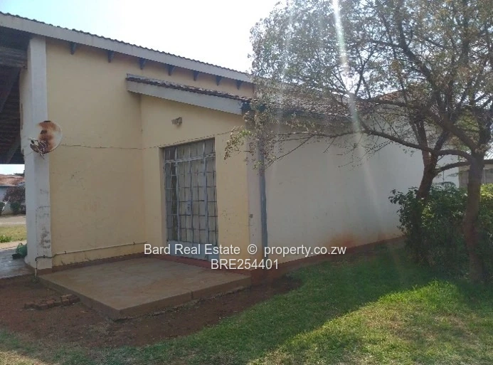 Spacious 3-Bedroom House for Rent in Westgate