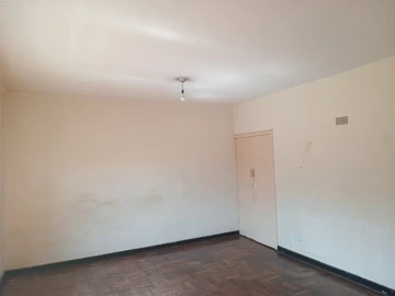 Available immediately Avenues neat bachelors flat for rent 