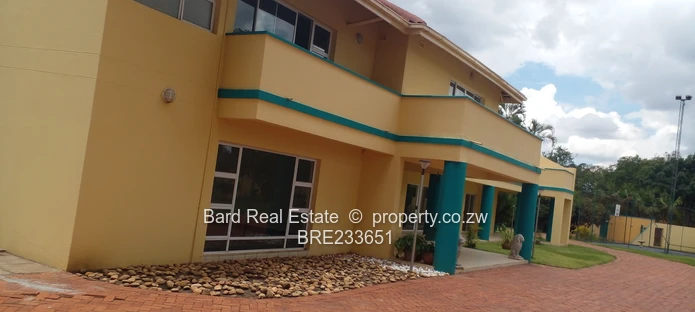 6 bed Double storey family home