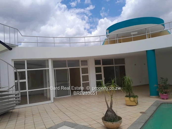 6 bed Double storey family home